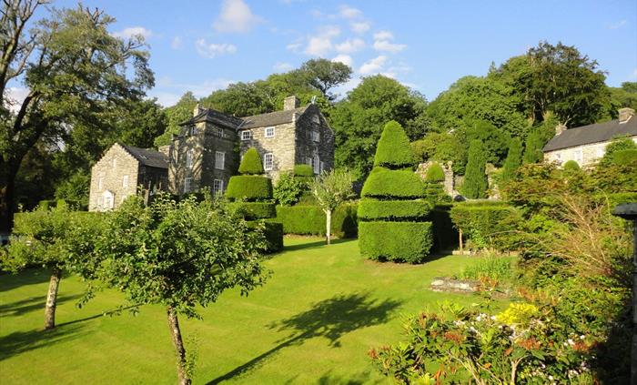 Plas Brondanw